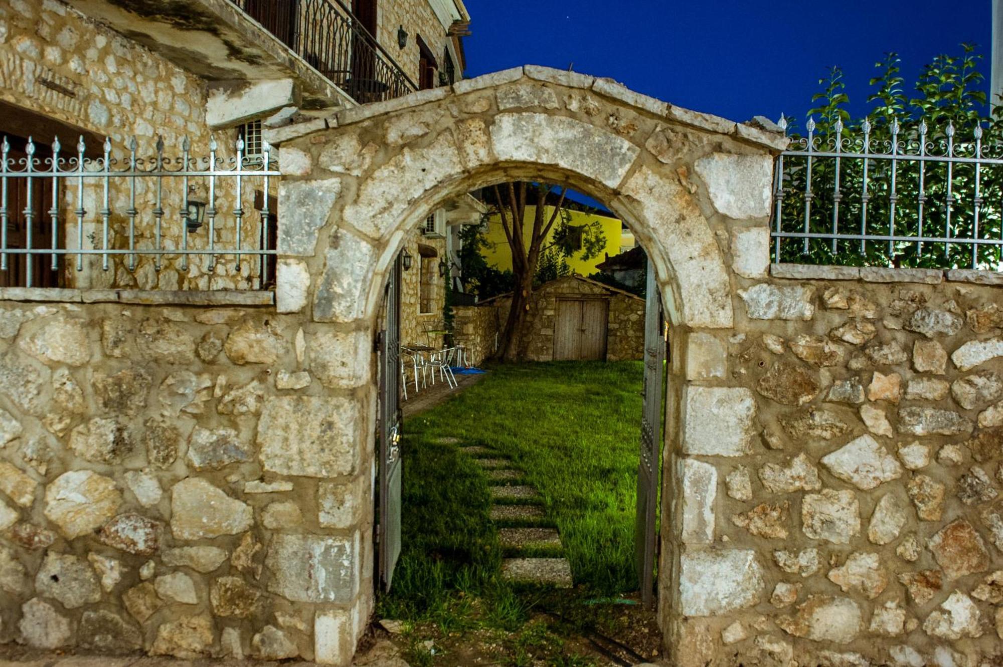 Seafront Stone Suites Воница Экстерьер фото