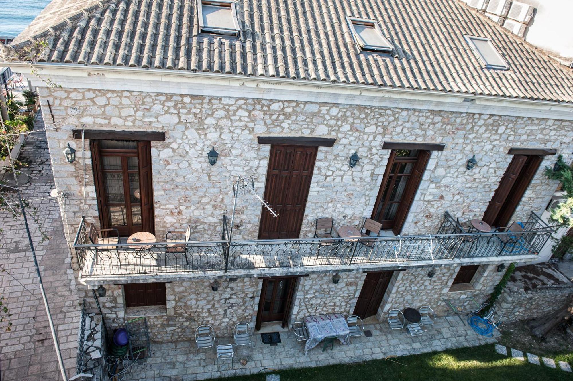 Seafront Stone Suites Воница Экстерьер фото