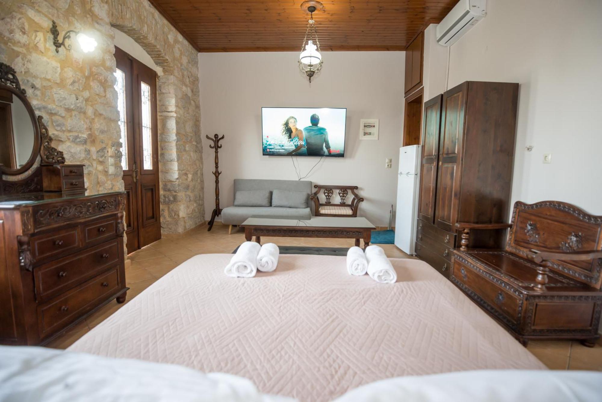 Seafront Stone Suites Воница Экстерьер фото