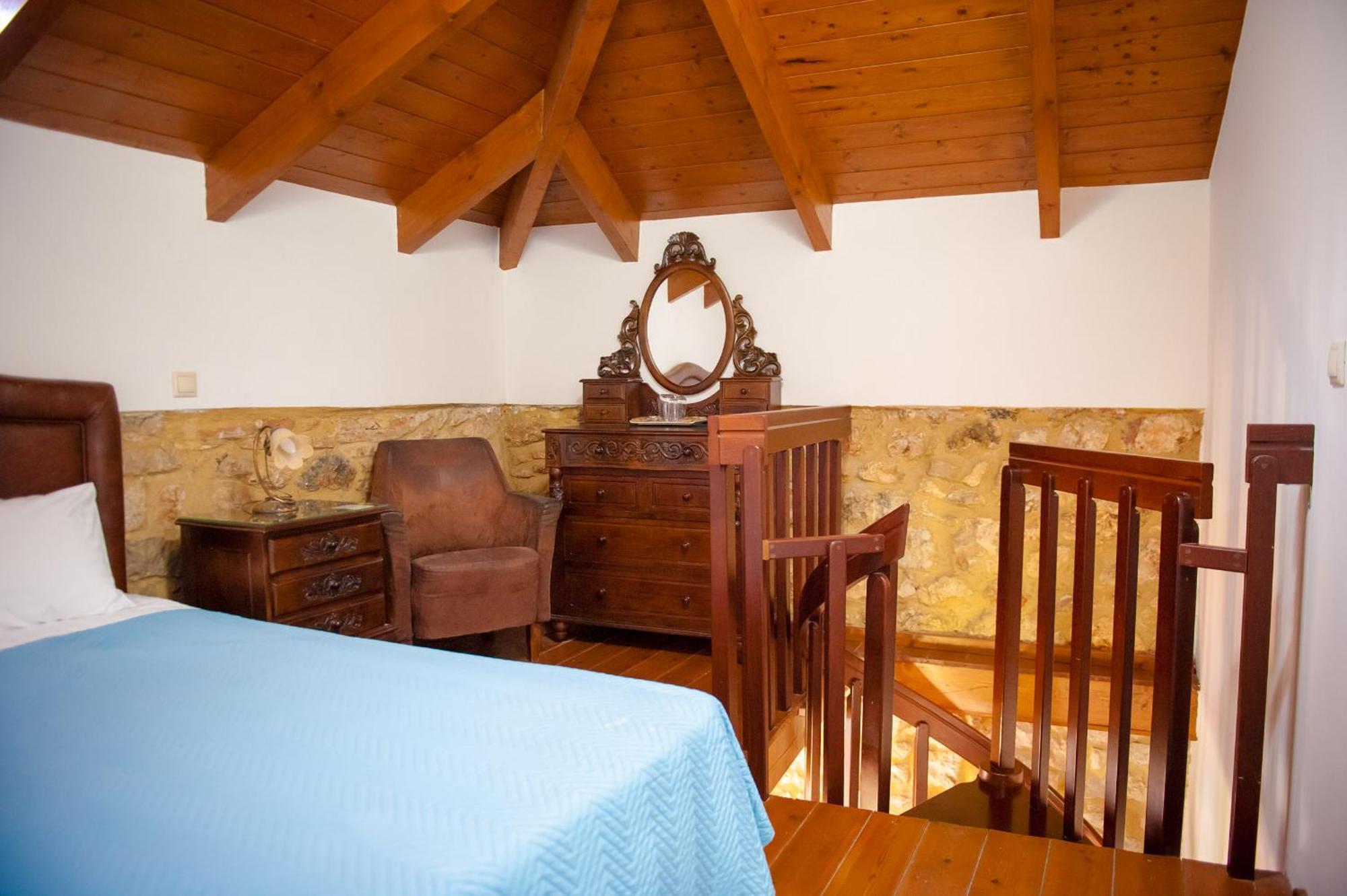 Seafront Stone Suites Воница Экстерьер фото