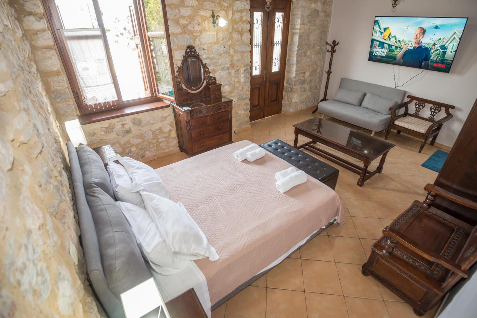 Seafront Stone Suites Воница Экстерьер фото