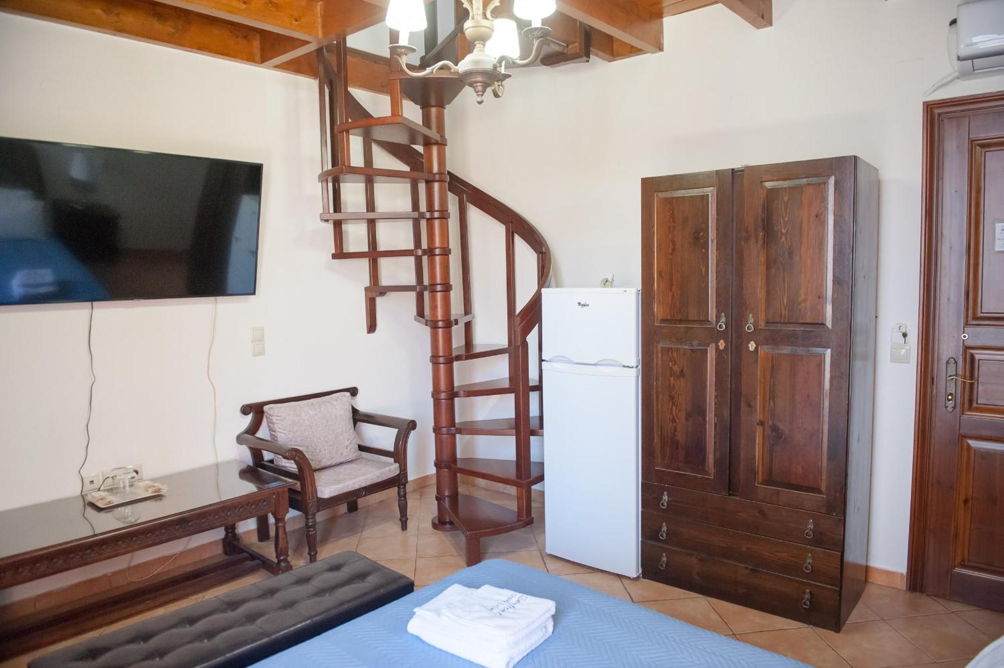 Seafront Stone Suites Воница Экстерьер фото