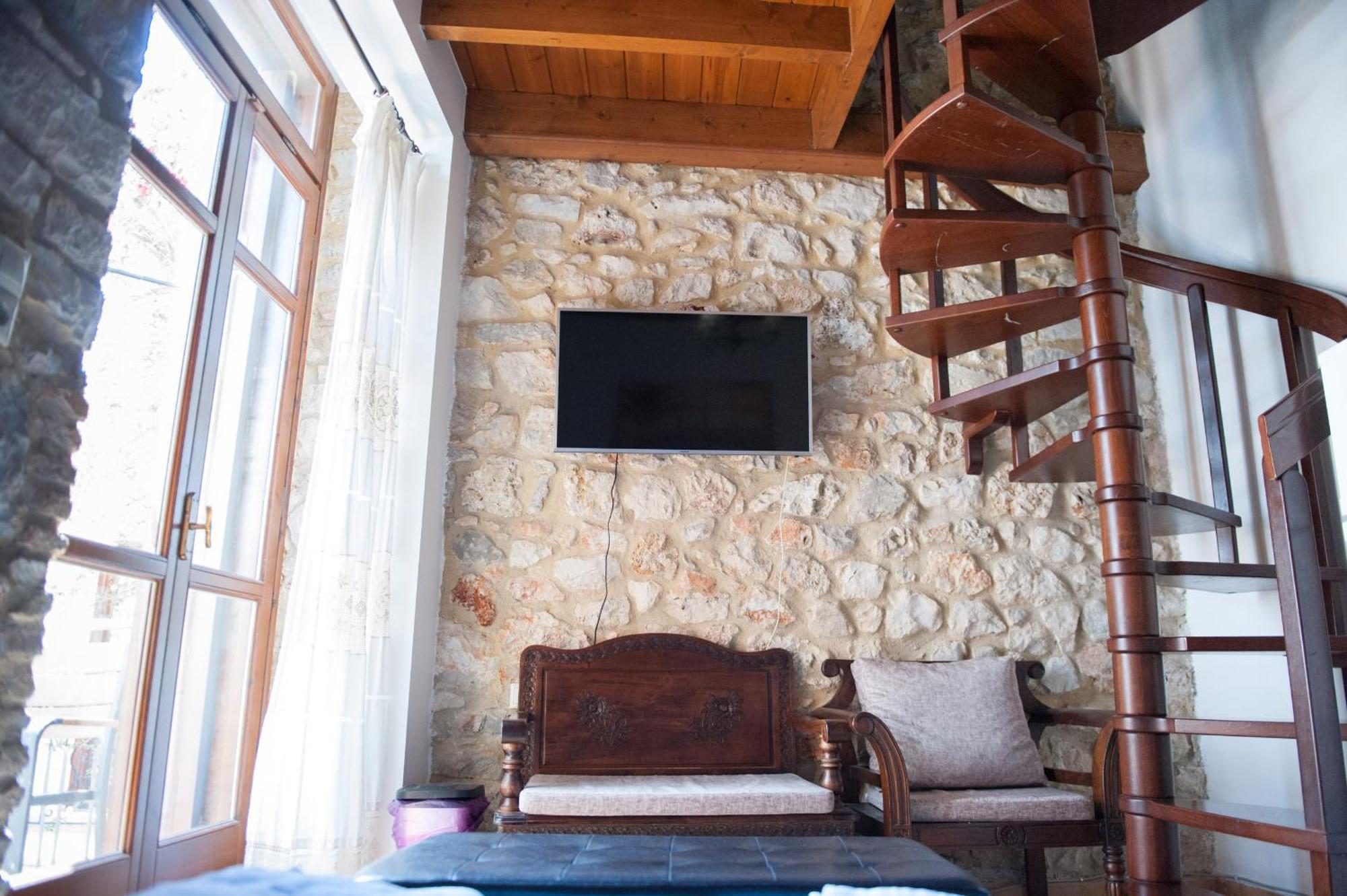 Seafront Stone Suites Воница Экстерьер фото