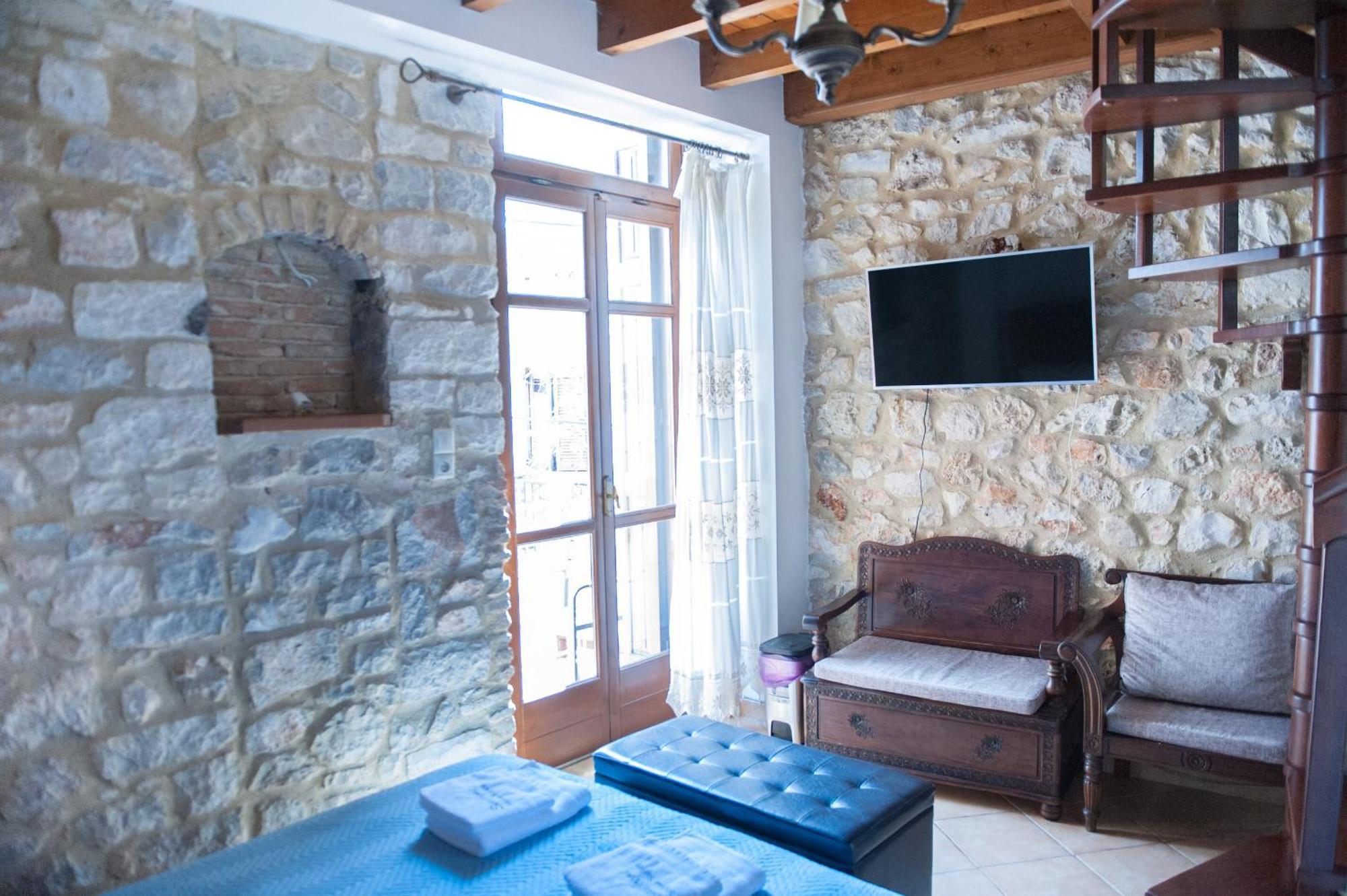 Seafront Stone Suites Воница Экстерьер фото