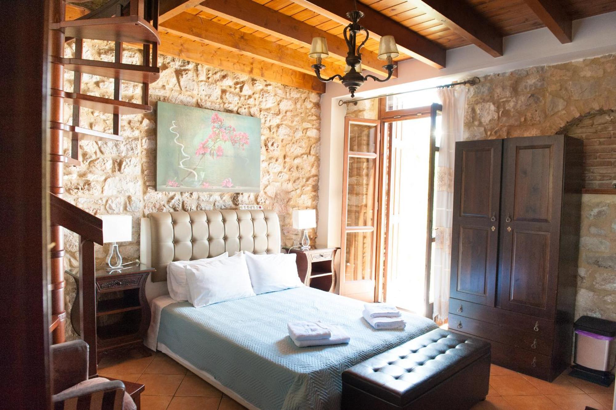 Seafront Stone Suites Воница Экстерьер фото