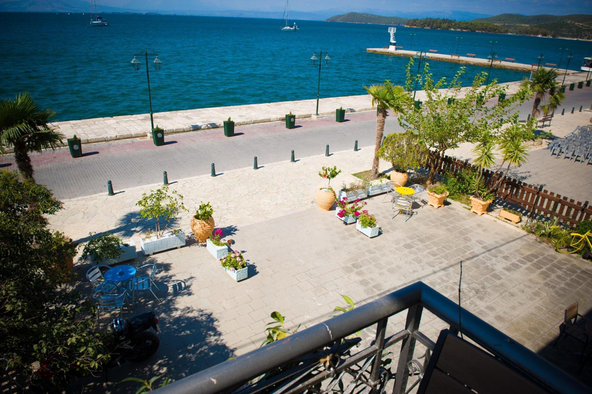 Seafront Stone Suites Воница Экстерьер фото