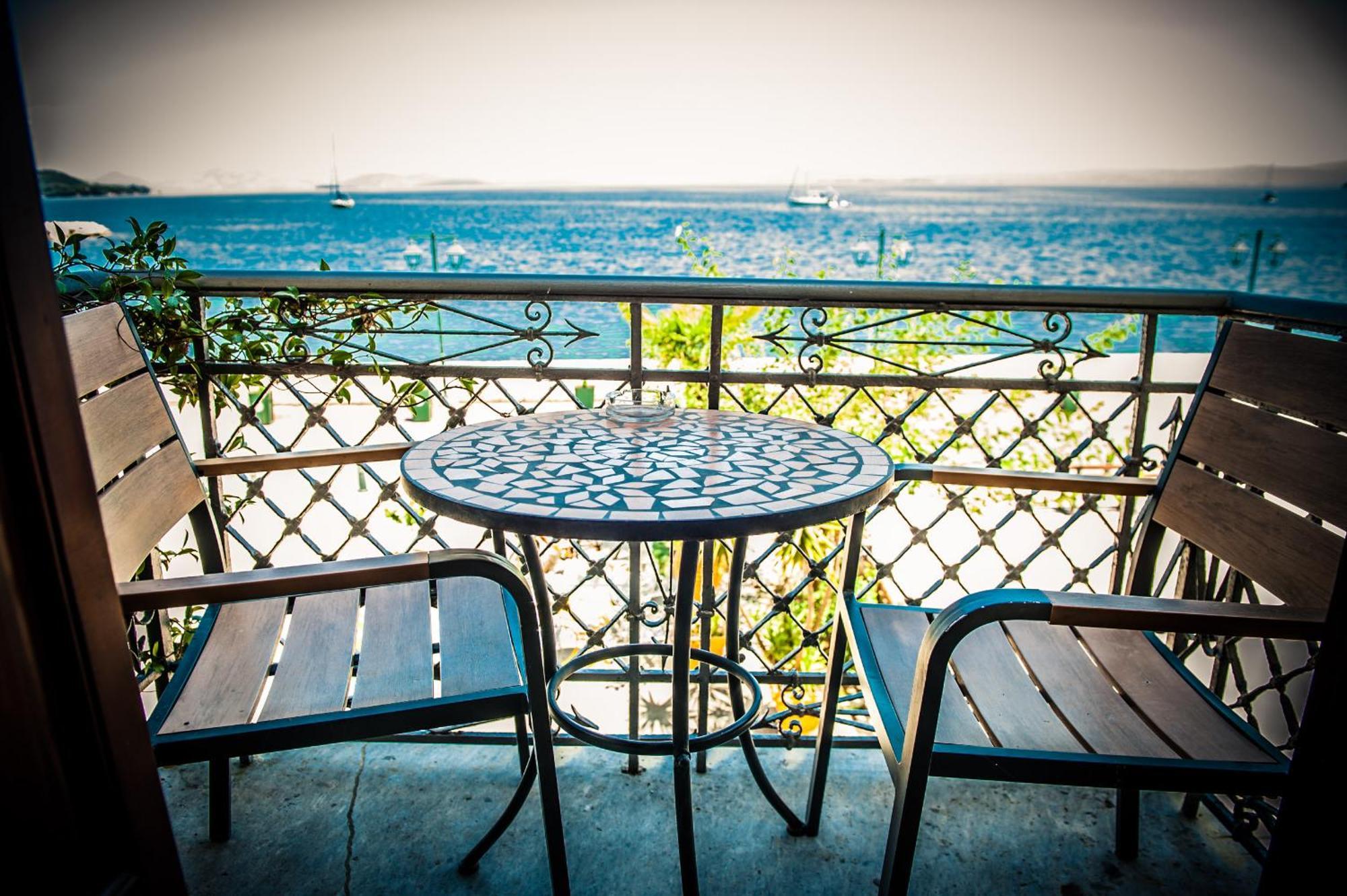 Seafront Stone Suites Воница Экстерьер фото